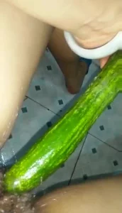 骚老婆用黄瓜
